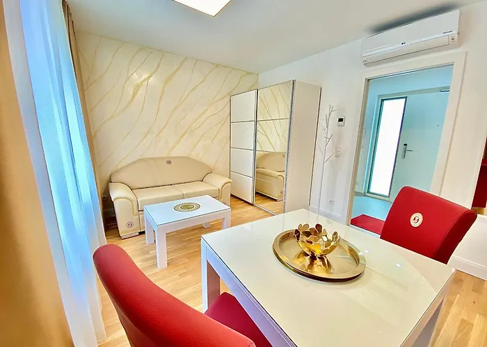 Steiner Residences Rembrandt *