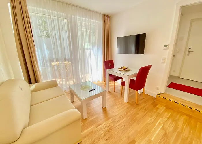 Steiner Residences Rembrandt Apartament