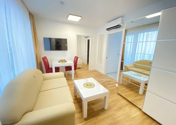 Steiner Residences Rembrandt Apartament